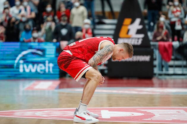 GER, Würzburg, s.Oliver Arena, 21.11.2021, emspor, emonline, despor, deonline, s.Oliver Wuerzburg vs. Fraport Skyliners Frankfurt, easyCredit BBL, 8. Spieltag Bild: Enttaeuschung bei Aigars Skele (s.Oliver Wuerzburg) Copyright: HMBxMedia JulienxBecker