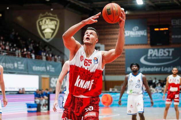 GER, Würzburg, s.Oliver Arena, 21.11.2021, emspor, emonline, despor, deonline, s.Oliver Wuerzburg vs. Fraport Skyliners Frankfurt, easyCredit BBL, 8. Spieltag Bild: Filip Stanic (s.Oliver Wuerzburg) Copyright: HMBxMedia JulienxBecker