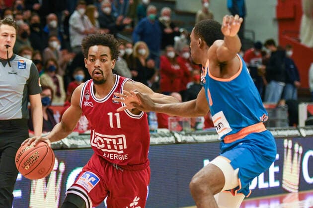 Jalen Tate, Semaj Cgriston 9. Spieltag, Basketball Bundesliga, Basketball Saison 2021 2022, Deutschland, easyCredit BBL, Germany, Giessen 46ers, giessen rot, Herren, Jobstairs GIESSEN 46ers - ratiopharm Ulm, Männer, Ulm orange