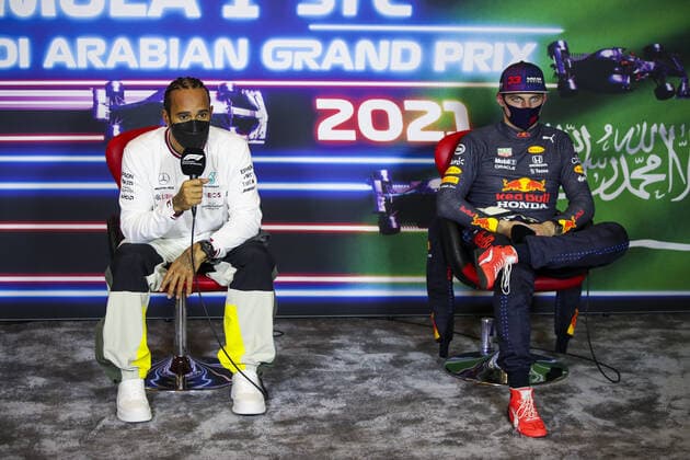 HAMILTON Lewis (gbr), Mercedes AMG F1 GP W12 E Performance, VERSTAPPEN Max (ned), Red Bull Racing Honda RB16B, portrait, press conference, PK, Pressekonferenz during the Formula 1 stc Saudi Arabian Grand Prix 2021, 21th round of the 2021 FIA Formula One World Championship, WM, Weltmeisterschaft from December 3 to 5, 2021 on the Jeddah Corniche Circuit, in Jeddah, Saudi Arabia - F1 - SAUDI ARABIAN GRAND PRIX 2021 DPPI Panoramic 00121043_FGO07809.JPG