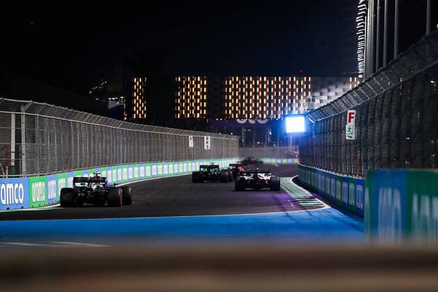 77 BOTTAS Valtteri (fin), Mercedes AMG F1 GP W12 E Performance, 09 MAZEPIN Nikita (rus), Haas F1 Team VF-21 Ferrari, 18 STROLL Lance (can), Aston Martin F1 AMR21, action during the Formula 1 stc Saudi Arabian Grand Prix 2021, 21th round of the 2021 FIA Formula One World Championship, WM, Weltmeisterschaft from December 3 to 5, 2021 on the Jeddah Corniche Circuit, in Jeddah, Saudi Arabia - F1 - SAUDI ARABIAN GRAND PRIX 2021 DPPI Panoramic 20211204_GOODEN_FGO07556