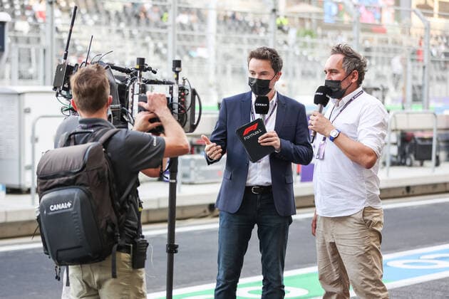 SENECAL Thomas (fr), chief editor Canal+, MONTAGNY Franck (fra), TV presenter commentateur Canal+, portrait during the Formula 1 stc Saudi Arabian Grand Prix 2021, 21th round of the 2021 FIA Formula One World Championship, WM, Weltmeisterschaft from December 3 to 5, 2021 on the Jeddah Corniche Circuit, in Jeddah, Saudi Arabia - F1 - SAUDI ARABIAN GRAND PRIX 2021 DPPI Panoramic 00121043_AV6_2200