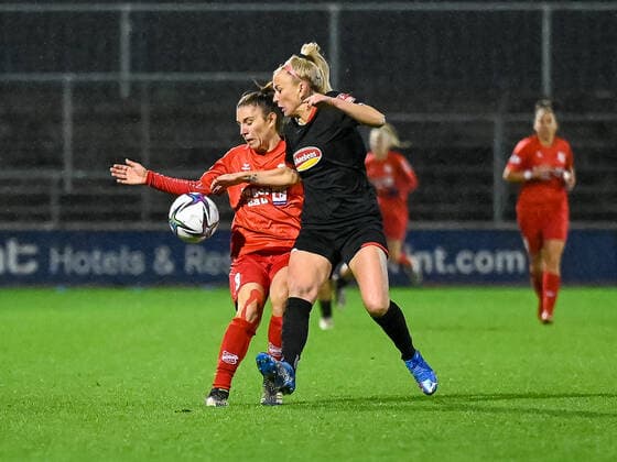 Victoria Bruce (SC Sand, 03) und Mandy Islacker (1. FC Köln, 08). 1. FC Koeln vs. SC Sand, Fussball, Frauen Bundesliga, 10. Spieltag, 2021 2022, 05.12.2021 DFL DFB REGULATIONS PROHIBIT ANY USE OF PHOTOGRAPHS AS IMAGE SEQUENCES AND OR QUASI-VIDEO 1. FC Koeln vs. SC Sand, Fussball, Frauen Bundesliga, 10. Spieltag, Saison 2021 2022, 05.12.2021 Koeln Copyright: xEibner-Pressefotox EP_THR
