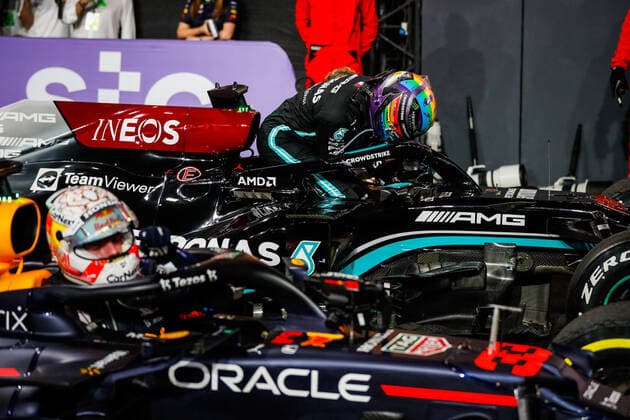 HAMILTON Lewis (gbr), Mercedes AMG F1 GP W12 E Performance, VERSTAPPEN Max (ned), Red Bull Racing Honda RB16B, portrait during the Formula 1 stc Saudi Arabian Grand Prix 2021, 21th round of the 2021 FIA Formula One World Championship, WM, Weltmeisterschaft from December 3 to 5, 2021 on the Jeddah Corniche Circuit, in Jeddah, Saudi Arabia - F1 - SAUDI ARABIAN GRAND PRIX 2021 - RACE DPPI Panoramic 00121043__V2_7641