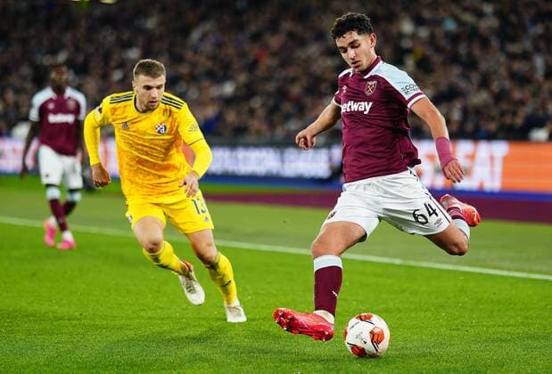Mandatory Credit: Photo by Jed Leicester Shutterstock (12637592an) Sonny Tufail Perkins of West Ham West Ham United v Dinamo Zagreb, UEFA Europa League, Group H, Football, London Stadium, London, UK - 09 Dec 2021 EDITORIAL USE ONLY No use with unauthorised audio, video, data, fixture lists, club league logos or live services. Online in-match use limited to 120 images, no video emulation. No use in betting, games or single club league player publications. West Ham United v Dinamo Zagreb, UEFA Europa League, Group H, Football, London Stadium, London, UK - 09 Dec 2021 EDITORIAL USE ONLY No use with unauthorised audio, video, data, fixture lists, club league logos or live services. Online in-match use limited to 120 images, no video emulation. No use in betting, games or single club league player publications. Copyright: xJedxLeicester Shutterstockx 12637592an