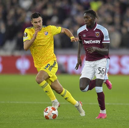 Mandatory Credit: Photo by James GriffithsWest Ham United Shutterstock (12637613aa) Emmanuel Longelo of West Ham United in action West Ham United v Dinamo Zagreb, UEFA Europa League, Group H, Football, London Stadium, London, UK - 09 Dec 2021 EDITORIAL USE ONLY No use with unauthorised audio, video, data, fixture lists, club league logos or live services. Online in-match use limited to 120 images, no video emulation. No use in betting, games or single club league player publications. West Ham United v Dinamo Zagreb, UEFA Europa League, Group H, Football, London Stadium, London, UK - 09 Dec 2021 EDITORIAL USE ONLY No use with unauthorised audio, video, data, fixture lists, club league logos or live services. Online in-match use limited to 120 images, no video emulation. No use in betting, games or single club league player publications. Copyright: xJamesxGriffithsWestxHamxUnited Shutterstockx 12637613aa