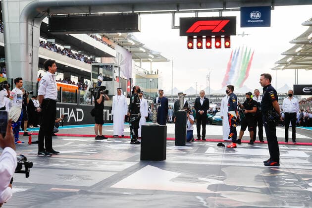 HORNER Christian (gbr), Team Principal of Red Bull Racing, WOLFF Toto (aut), Team Principal & CEO Mercedes AMG F1 GP, portrait during the Formula 1 Etihad Airways Abu Dhabi Grand Prix 2021, 22th round of the 2021 FIA Formula One World Championship, WM, Weltmeisterschaft from December 10 to 12, 2021 on the Yas Marina Circuit, in Yas Island, Abu Dhabi - F1 - ABU DHABI GRAND PRIX 2021 - RACE DPPI Panoramic 00121046__V2_3035