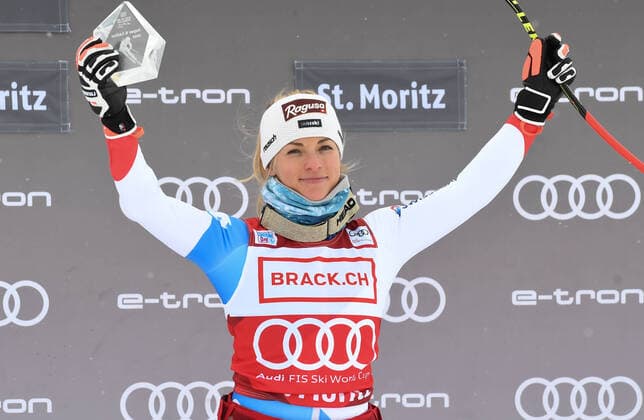 SUI, FIS Weltcup Ski Alpin, St. Moritz 11.12.2021, St. Moritz, SUI, FIS Weltcup Ski Alpin, Super G, Damen, Siegerehrung, im Bild Lara Gut Behrami (SUI) Siegerin dLara Gut Behrami of Switzerland during the winner presentation for the ladie s SuperG of FIS Ski Alpine World Cup at the St. Moritz, Switzerland on 2021 12 11. Gröden Südtirol Italien Saslong