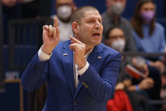 Oren Amiel (Head-Coach Bamberg), Syntainics MBC vs. Brose Bamberg, Basketball Bundesliga, Maenner, 2021 2022, 14. Spieltag, , 29.12.2021, Syntainics MBC vs. Brose Bamberg, Basketball Bundesliga, Maenner, 2021 2022, 14. Spieltag, , 29.12.2021, Weissenfels Copyright: xEibner-Pressefoto EckehardxSchulzx EP_EER