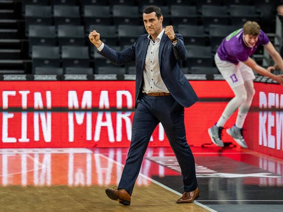 Roel Moors (BG Goettingen, Headcoach) jubelt nach dem Sieg, Ratiopharm Ulm vs. BG Goettingen, easycredit 1. Bundesliga, Basketball, Herren, 30.12.2021 Ratiopharm Ulm vs. BG Goettingen, easycredit 1. Bundesliga, Basketball, Herren, 30.12.2021 Neu-Ulm Copyright: xMichaelxSchmidt Eibner-Pressefotx EP_MST