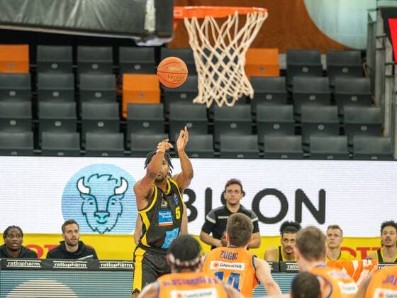 Justin Simon (MHP Riesen Ludwigsburg, 05), GER, Ratiopharm Ulm vs. MHP Riesen Ludwigsburg, Basketball, Bundesliga, easycredit, 15. Spieltag, Spielzeit 2021 2022, 02.01.2022, GER, Ratiopharm Ulm vs. MHP Riesen Ludwigsburg, Basketball, Bundesliga, easycredit, 15. Spieltag, Spielzeit 2021 2022, 02.01.2022 Ulm Copyright: xEibner-Pressefoto SaschaxWaltherx EP_EER