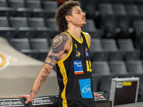 Jonah Radebaugh (MHP Riesen Ludwigsburg, 12), ist enttäuscht enttaeuscht, unzufrieden, GER, Ratiopharm Ulm vs. MHP Riesen Ludwigsburg, Basketball, Bundesliga, easycredit, 15. Spieltag, Spielzeit 2021 2022, 02.01.2022, GER, Ratiopharm Ulm vs. MHP Riesen Ludwigsburg, Basketball, Bundesliga, easycredit, 15. Spieltag, Spielzeit 2021 2022, 02.01.2022 Ulm Copyright: xEibner-Pressefoto SaschaxWaltherx EP_EER