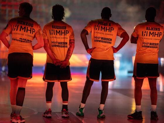 Lukas Herzog (MHP Riesen Ludwigsburg, 11), Jonah Radebaugh (MHP Riesen Ludwigsburg, 12), Yorman Polas Bartolo (MHP Riesen Ludwigsburg, 13), Rawle Alkins (MHP Riesen Ludwigsburg, 20), GER, Ratiopharm Ulm vs. MHP Riesen Ludwigsburg, Basketball, Bundesliga, easycredit, 15. Spieltag, Spielzeit 2021 2022, 02.01.2022, GER, Ratiopharm Ulm vs. MHP Riesen Ludwigsburg, Basketball, Bundesliga, easycredit, 15. Spieltag, Spielzeit 2021 2022, 02.01.2022 Ulm Copyright: xEibner-Pressefoto SaschaxWaltherx EP_EER