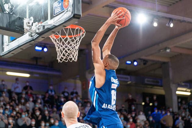 Treffer von Louis Olinde (ALBA Berlin 19) Hamburg Towers vs. ALBA Berlin, Basketball, Bundesliga, Hauptrunde, Spieltag 15, Saison 2021 2022, 02.01.2022 Marcel von Fehrn Hamburg Towers vs. ALBA Berlin, Basketball, Bundesliga, Hauptrunde, Spieltag 15, Saison 2021 2022, 02.01.2022 Hamburg Copyright: xEibnerxPressefoto MarcelxvonxFehrnx EP_MFN