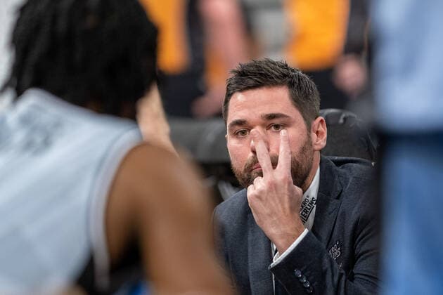 Sebastian Gleim (HAKRO Merlins Crailsheim,Head Coach) bei einer Auszeit, MLP Academics Heidelberg vs. HAKRO Merlins Crailsheim, Basketball, easyCredit Bundesliga, 16.Spieltag, Saison 2021 2022, 07.01.2022, MLP Academics Heidelberg vs. HAKRO Merlins Crailsheim, Basketball, easyCredit Bundesliga, 16.Spieltag, Saison 2021 2022, 07.01.2022, Heidelberg Copyright: xEibner-Pressefotox EP_EER
