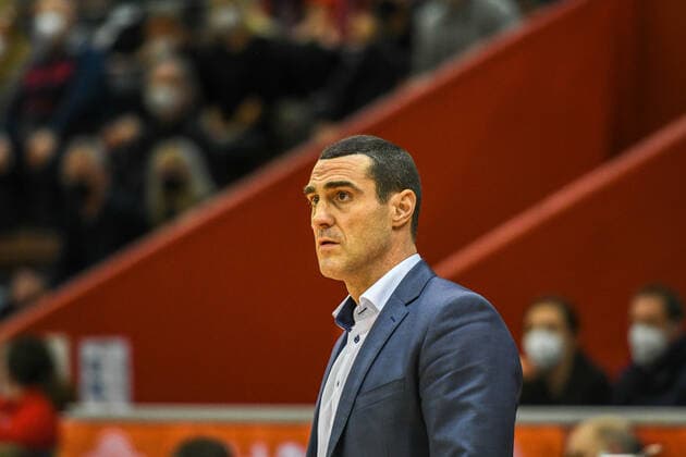 16. Spieltag, Basketball Bundesliga, Basketball Saison 2021 2022, Deutschland, easyCredit BBL, Germany, Giessen 46ers, giessen rot, Herren, Jobstairs GIESSEN 46ers - BG Göttingen, Männer, Göttingen in weiß - lila