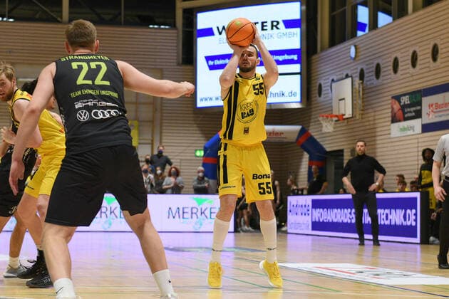 Karlo Miksic (VfL Kirchheim Knights 55) VfL Kirchheim Knights vs. TEAM Ehingen Urspring Basketball, Maenner, Barmer, 2.Basketball Bundesliga, ProA Hauptrunde , 18.Spieltag, 08.01.2022 Foto:Eibner Tobias Baur VfL Kirchheim Knights vs. TEAM Ehingen Urspring Basketball, Barmer, 2. Basketball Bundesliga, 2.BBL, Liga Pro A, 18.Spieltag, 08.01.2022 Kirchheim Teck Copyright: xEibner-Pressefotox EP_TBR