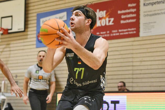 Jakob Hanzalek (TEAM Ehingen Urspring 77) VfL Kirchheim Knights vs. TEAM Ehingen Urspring Basketball, Maenner, Barmer, 2.Basketball Bundesliga, ProA Hauptrunde , 18.Spieltag, 08.01.2022 Foto:Eibner Tobias Baur VfL Kirchheim Knights vs. TEAM Ehingen Urspring Basketball, Barmer, 2. Basketball Bundesliga, 2.BBL, Liga Pro A, 18.Spieltag, 08.01.2022 Kirchheim Teck Copyright: xEibner-Pressefotox EP_TBR