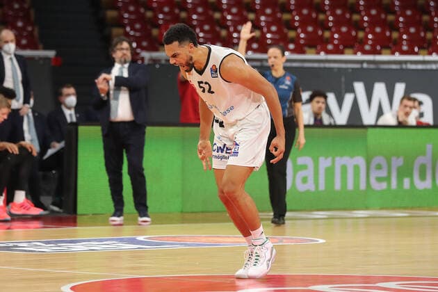 Trent Lockett (NINERS Chemnitz, 52) jubelt GER, FC Bayern Basketball vs. NINERS Chemnitz, Basketball, 1.Bundesliga, Saison 2021 2022, 09.01.2022, GER, FC Bayern Basketball vs. NINERS Chemnitz, Basketball, 1.Bundesliga, Saison 2021 2022, 09.01.2022 Muenchen Copyright: xEIBNER MarcelxEngelbrechtx EP_EER