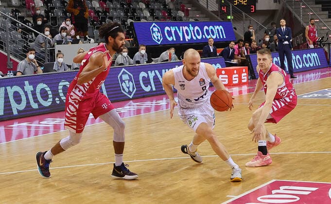 Robin Christen (Hamburg Towers 8), Telekom Baskets Bonn vs. Hamburg Towers, Basketball, 1. Easy Credit- Bundesliga, 16. Spieltag, 09.01.2022, Telekom Baskets Bonn vs. Hamburg Towers, Basketball, 1. Easy Credit- Bundesliga, 16. Spieltag, 09.01.2022, Foto: EIBNER Joerg Niebergall Bonn Copyright: xJoergxNiebergall Eibner-Pressefox EP_JNL