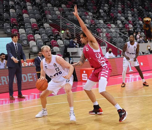 Seth Hinrichs (Hamburg Towers 12), Telekom Baskets Bonn vs. Hamburg Towers, Basketball, 1. Easy Credit- Bundesliga, 16. Spieltag, 09.01.2022, Telekom Baskets Bonn vs. Hamburg Towers, Basketball, 1. Easy Credit- Bundesliga, 16. Spieltag, 09.01.2022, Foto: EIBNER Joerg Niebergall Bonn Copyright: xJoergxNiebergall Eibner-Pressefox EP_JNL