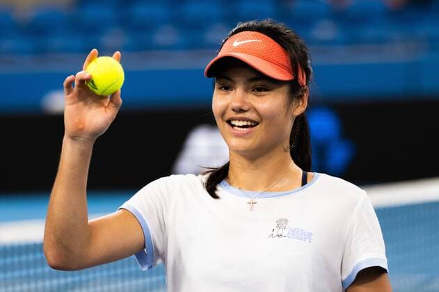 Mandatory Credit: Photo by Shutterstock (12755368o) Emma Raducanu practicing on Ken Rosewall Arena ahead of her first round match Sydney Tennis Classic, Day 2, Tennis, Olympic Park, Sydney, Australia - 11 Jan 2022 Sydney Tennis Classic, Day 2, Tennis, Olympic Park, Sydney, Australia - 11 Jan 2022 Copyright: xShutterstockx 12755368o