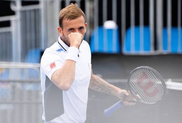 Mandatory Credit: Photo by Shutterstock (12757262au) Dan Evans celebrates victory after winning his round of 16 match Sydney Tennis Classic, Day 3, Tennis, Olympic Park, Sydney, Australia - 12 Jan 2022 Sydney Tennis Classic, Day 3, Tennis, Olympic Park, Sydney, Australia - 12 Jan 2022 Copyright: xShutterstockx 12757262au