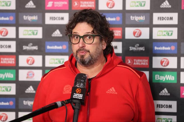 Andrea Trinchieri (Bayern Basketball, Chef-Trainer) waehrend einem Interview. GER, FC Bayern Basketball vs. AS Monaco, Basketball, EuroLeague, Saison 2021 2022, 13.01.2022, GER, FC Bayern Basketball vs. AS Monaco, Basketball, EuroLeague, Saison 2021 2022, 13.01.2022 Muenchen Copyright: xEIBNER MarcelxEngelbrechtx EP_EER