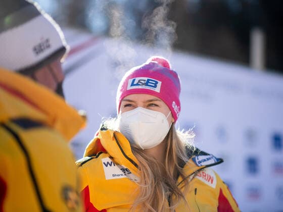 Laura Nolte (Deutschland, BSC Winterberg) zufrieden, CH, IBSF Weltcup und Europameisterschaft, St. Moritz Zweierbob Damen, 16.01.2022, Saison 2021 2022 CH, IBSF Weltcup und Europameisterschaft, St. Moritz Zweierbob Damen, 16.01.2022, Saison 2021 2022 Copyright: xEibner Memmlerx EP_MMR
