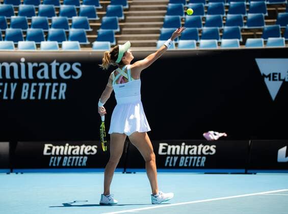 Mandatory Credit: Photo by Rob Prange Shutterstock (12763713dl) Bernarda Pera of the United States in action during the second round of the 2022 Australian Open Grand Slam tennis tournament Australian Open, Day Three, Tennis, Melbourne Park, Melbourne, Australia - 19 Jan 2022 Australian Open, Day Three, Tennis, Melbourne Park, Melbourne, Australia - 19 Jan 2022 Copyright: xRobxPrange Shutterstockx 12763713dl