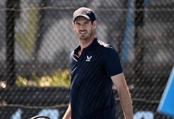 Mandatory Credit: Photo by James Gourley Shutterstock (12763717dk) Andy Murray on the practice court Australian Open, Day Three, Tennis, Melbourne Park, Melbourne, Australia - 19 Jan 2022 Australian Open, Day Three, Tennis, Melbourne Park, Melbourne, Australia - 19 Jan 2022 Copyright: xJamesxGourley Shutterstockx 12763717dk