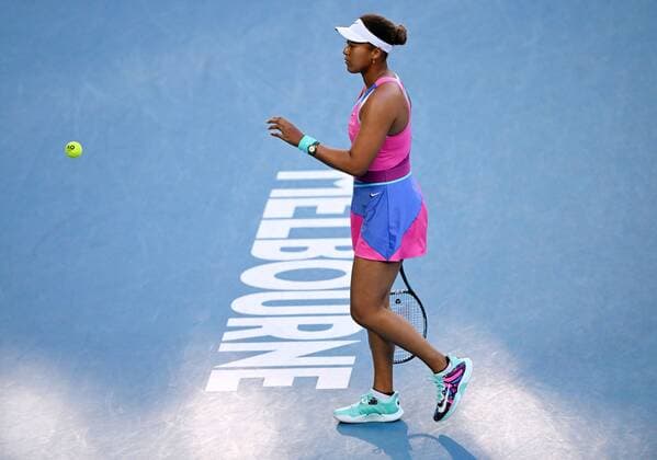 Mandatory Credit: Photo by James Gourley Shutterstock (12763717ff) Naomi Osaka during her second round match Australian Open, Day Three, Tennis, Melbourne Park, Melbourne, Australia - 19 Jan 2022 Australian Open, Day Three, Tennis, Melbourne Park, Melbourne, Australia - 19 Jan 2022 Copyright: xJamesxGourley Shutterstockx 12763717ff