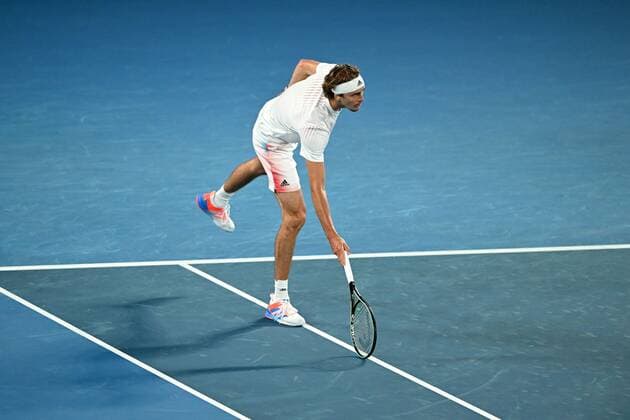 Mandatory Credit: Photo by James Gourley Shutterstock (12763717fz) Alexander Zverev gestures during his second round match Australian Open, Day Three, Tennis, Melbourne Park, Melbourne, Australia - 19 Jan 2022 Australian Open, Day Three, Tennis, Melbourne Park, Melbourne, Australia - 19 Jan 2022 Copyright: xJamesxGourley Shutterstockx 12763717fz