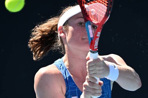 Mandatory Credit: Photo by James Gourley Shutterstock (12765058dy) Tamara Zidansek during her second round match Australian Open, Day Four, Tennis, Melbourne Park, Melbourne, Australia - 20 Jan 2022 Australian Open, Day Four, Tennis, Melbourne Park, Melbourne, Australia - 20 Jan 2022 Copyright: xJamesxGourley Shutterstockx 12765058dy