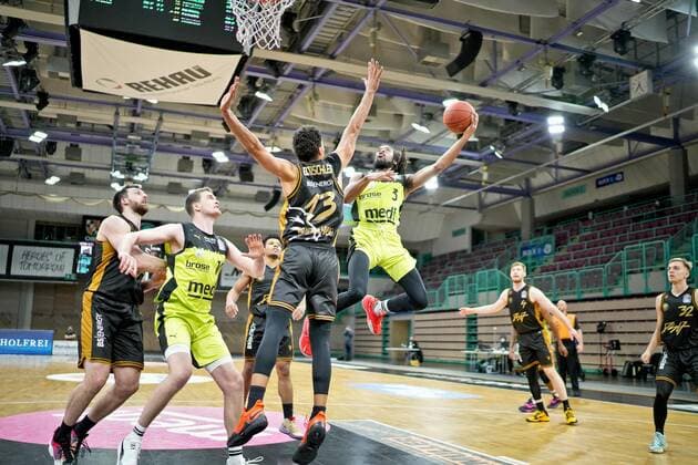 medi bayreuth - Basketball Loewen Braunschweig , Basketball, Bundesliga, BBL, Spieltag 18, Spielzeit 2021 2022, 21.01.2022, medi bayreuth - Basketball Loewen Braunschweig , Basketball, Bundesliga, BBL, Spieltag 18, Spielzeit 2021 2022, 21.01.2022, Foto: EIBNER Thorsten OCHS Bayreuth Copyright: xEibner-Pressefoto ThorstenxOchsx EP_TOS