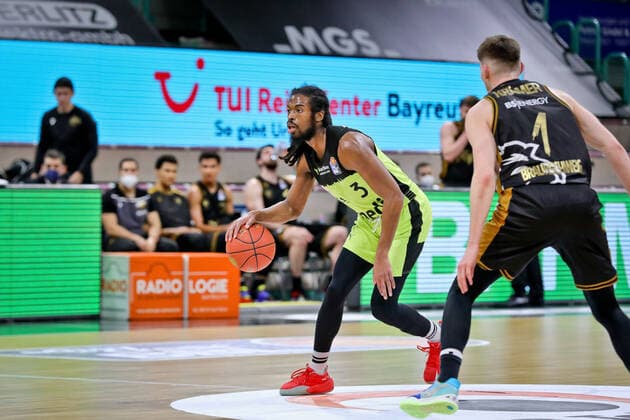 medi bayreuth - Basketball Loewen Braunschweig , Basketball, Bundesliga, BBL, Spieltag 18, Spielzeit 2021 2022, 21.01.2022, medi bayreuth - Basketball Loewen Braunschweig , Basketball, Bundesliga, BBL, Spieltag 18, Spielzeit 2021 2022, 21.01.2022, Foto: EIBNER Thorsten OCHS Bayreuth Copyright: xEibner-Pressefoto ThorstenxOchsx EP_TOS