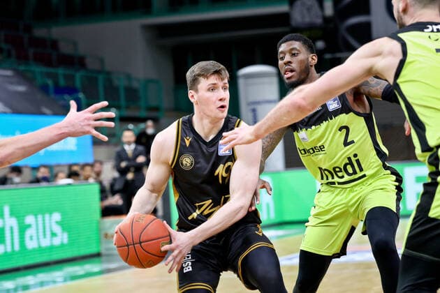 medi bayreuth - Basketball Loewen Braunschweig , Basketball, Bundesliga, BBL, Spieltag 18, Spielzeit 2021 2022, 21.01.2022, medi bayreuth - Basketball Loewen Braunschweig , Basketball, Bundesliga, BBL, Spieltag 18, Spielzeit 2021 2022, 21.01.2022, Foto: EIBNER Thorsten OCHS Bayreuth Copyright: xEibner-Pressefoto ThorstenxOchsx EP_TOS