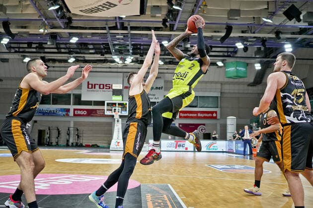 medi bayreuth - Basketball Loewen Braunschweig , Basketball, Bundesliga, BBL, Spieltag 18, Spielzeit 2021 2022, 21.01.2022, medi bayreuth - Basketball Loewen Braunschweig , Basketball, Bundesliga, BBL, Spieltag 18, Spielzeit 2021 2022, 21.01.2022, Foto: EIBNER Thorsten OCHS Bayreuth Copyright: xEibner-Pressefoto ThorstenxOchsx EP_TOS