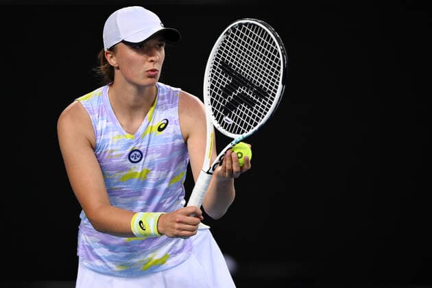 Mandatory Credit: Photo by James Gourley Shutterstock (12765100fn) Iga Swiatek during her fourth round match Australian Open, Day Eight, Tennis, Melbourne Park, Melbourne, Australia - 24 Jan 2022 Australian Open, Day Eight, Tennis, Melbourne Park, Melbourne, Australia - 24 Jan 2022 Copyright: xJamesxGourley Shutterstockx 12765100fn