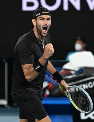 Mandatory Credit: Photo by James Gourley Shutterstock (12773752jd) Matteo Berrettini during his quarter-final match Australian Open, Day Nine, Tennis, Melbourne Park, Melbourne, Australia - 25 Jan 2022 Australian Open, Day Nine, Tennis, Melbourne Park, Melbourne, Australia - 25 Jan 2022 Copyright: xJamesxGourley Shutterstockx 12773752jd
