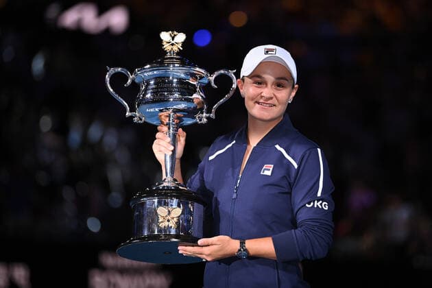 Mandatory Credit: Photo by James Gourley Shutterstock (12778010cz) Ashleigh Barty with the Daphne Akhurst Memorial Cup after victory in the Women s Singles Final Australian Open, Day Thirteen, Tennis, Melbourne Park, Melbourne, Australia - 29 Jan 2022 Australian Open, Day Thirteen, Tennis, Melbourne Park, Melbourne, Australia - 29 Jan 2022 Copyright: xJamesxGourley Shutterstockx 12778010cz