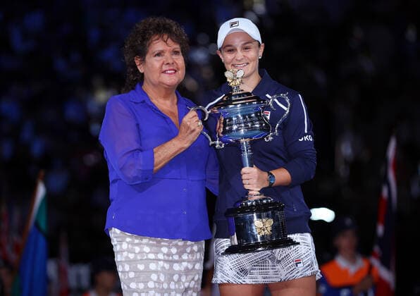 Mandatory Credit: Photo by Ella Ling Shutterstock (12778013cd) Ashleigh Barty is presented with the Daphne Akhurst Memorial Cup by Evonne Goolagong Cawley after victory in the Women s Singles Final Australian Open, Day Thirteen, Tennis, Melbourne Park, Melbourne, Australia - 29 Jan 2022 Australian Open, Day Thirteen, Tennis, Melbourne Park, Melbourne, Australia - 29 Jan 2022 Copyright: xEllaxLing Shutterstockx 12778013cd