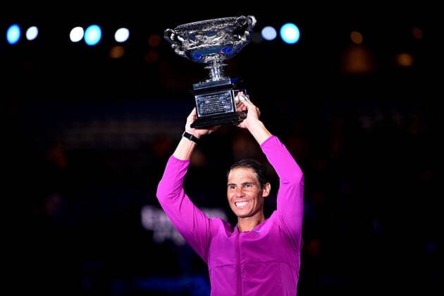 Mandatory Credit: Photo by James Gourley Shutterstock (12778011gx) Rafael Nadal celebrates victory in the Men s Singles final with the Norman Brookes Challenge Cup Australian Open, Day Fourteen, Tennis, Melbourne Park, Melbourne, Australia - 30 Jan 2022 Australian Open, Day Fourteen, Tennis, Melbourne Park, Melbourne, Australia - 30 Jan 2022 Copyright: xJamesxGourley Shutterstockx 12778011gx