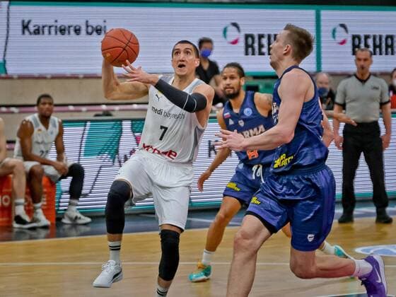 medi bayreuth - Parma Perm , Basketball, FIBA Europe Cup, Runde 2 , Spieltag 5, Spielzeit 2021 2022, 01.02.2022 7 Jalalpoor Philip (medi Bayreuth) medi bayreuth - Parma Perm , Basketball, FIBA Europe Cup, Runde 2, Spieltag 5, Spielzeit 2021 2022, 01.02.2022 Bayreuth Copyright: xEibner-Pressefoto ThorstenxOchsx EP_TOS