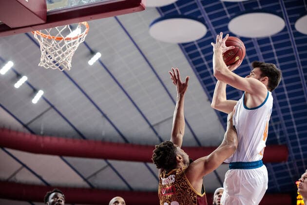 February 2, 2022, Venice, Italy: Venice, Italy, Palasport Taliercio, February 02, 2022, Fedor Zugic (Ratiopharm ULM) and Jeff Brooks (Umana Reyer Venezia) during Umana Reyer Venezia vs Ratiopharm Ulm - Basketball EuroCup Championship. Basketball EuroCup Championship - Umana Reyer Venezia vs Ratiopharm Ulm, Venice, Italy - ZUMAl164 20220202_zsa_l164_177 Copyright: xMattiaxRadonix