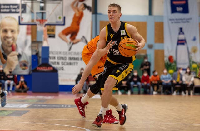 Aatu Kivimaeki (Tigers Tuebingen, 12)¨¨WIHA Panthers Schwenningen vs. Tigers Tuebingen, 2. Basketball, Bundesliga, Pro A, Barmer 2 Basketball, Spieltag 23, Spielzeit 2021 2022, 06.02.2022, ¨¨ Wiha Panthers Schwenningen - Tigers Tuebingen, Basketball, 2. Bundesliga, Barmer 2 Basketball, Spieltag 23, Spielzeit 2021 2022, 06.02.2022 Schwenningen Copyright: xDennisxDuddek xEibnerxPressefotox EP_DDK