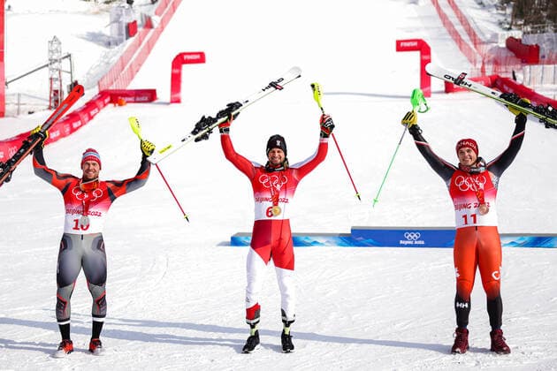 OLYMPICS - Winter Olympic Games, Olympische Spiele, Olympia, OS Beijing 2022 YANQING,CHINA,10.FEB.22 - OLYMPICS, ALPINE SKIING - Winter Olympic Games Beijing 2022, alpine combined, slalom, men. Image shows Aleksander Aamodt Kilde (NOR), Johannes Strolz (AUT) and James Crawford (CAN). Keywords: medal. GEPAxpictures xDanielxGoetzhaber