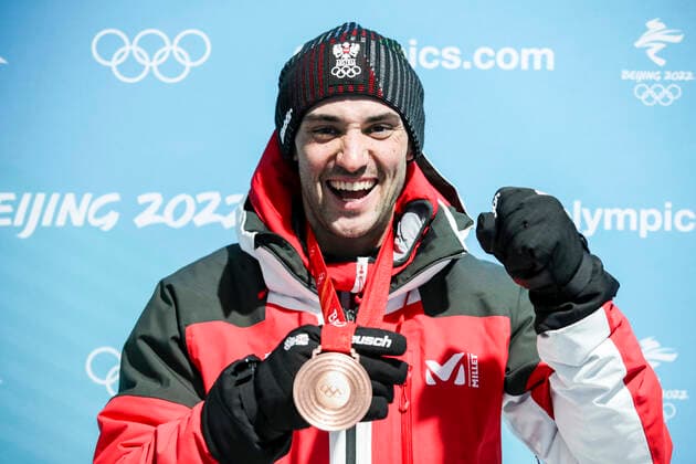OLYMPICS - Winter Olympic Games, Olympische Spiele, Olympia, OS Beijing 2022 ZHANGJIAKOU,CHINA,10.FEB.22 - OLYMPICS, NORDIC SKIING, NORDIC COMBINED, CROSS COUNTRY - Winter Olympic Games Beijing 2022, 10km Gundersen, men, award ceremony. Image shows Lukas Greiderer (AUT). Keywords: medal. GEPAxpictures xPatrickxSteiner