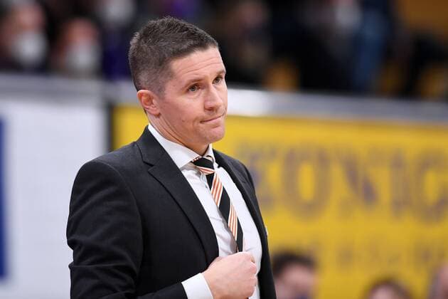 Jaka Lakovic (Head-Coach, Trainer Ratiopharm Ulm) enttaeuscht, frustriert, Emotion , Basketball, Bundesliga, BBL, BG Goettingen - Ratiopharm Ulm , 12.02.2022, BG Goettingen - Ratiopharm Ulm, Basketball, Bundesliga, GER, BBL, 12.02.2022 Goettingen Copyright: xEibner-Pressefotox-xRolandxSippelx