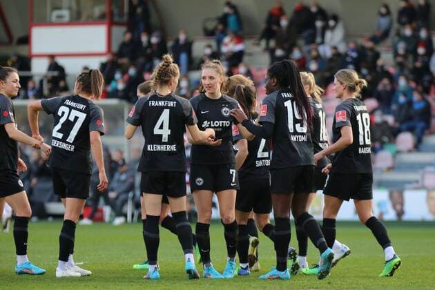 13.02.2022, xcex, GER, Frauenfussball, 1. Bundesliga, DIE LIGA, FLYERALARM Frauen-Bundesliga Saison 2021 2022, Spieltag 14, SGE, 1. FC Koeln - Eintracht Frankfurt Frauen, Torjubel, Jubel, goal celebration Eintracht Frankfurt DFL regulations prohibit any use of photographs as image sequences and or quasi-video